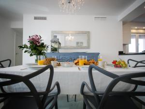 Holidays2Malaga Cuarteles Premium AACC Central