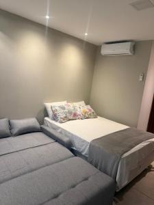 Flat praia de Craneiros aconchegante e próximo ao mar