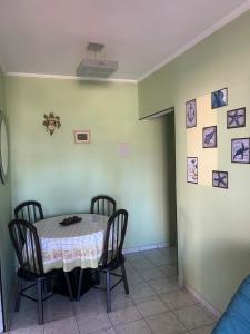 Apt, 200m da Praia, Ar-condicionado, Sacada e vaga