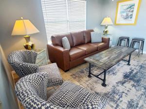 Beautiful Views And Just Steps To The Beach - #38 Sleeps 7