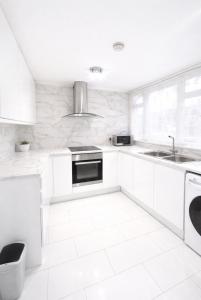 Contractor ,groups,family Friendly 3BR ,9guests, Woolwich near Elizabeth,dlr Queen Elizabeth hospital,Fast WiFi