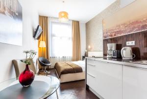 Studio (2 Adults) room in Apartamenty Długa 27
