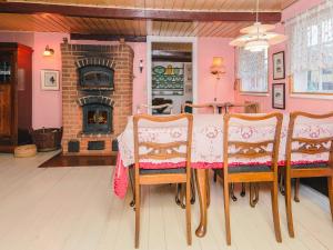 7 person holiday home in Glesborg