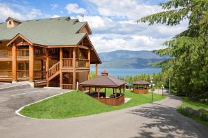 Kootenay Lakeview Resort BW Signature Collection