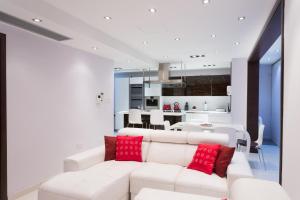 Red Apple Duplex Apartment room in InStyle Aparthotel