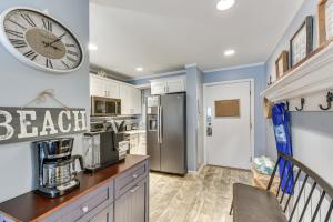 Walk to Beach Hilton Head Resort Condo with Pools!
