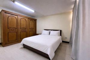 Spacious 4BR Apt with Nile View Maadi Corniche