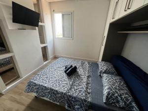 Vista Mar, 1 Dorm, Sacada com Jacuzzi , wi fi ,garagem, 5 hospedes, enfrente ao Mar