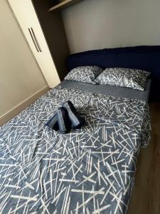 Vista Mar, 1 Dorm, Sacada com Jacuzzi , wi fi ,garagem, 5 hospedes, enfrente ao Mar