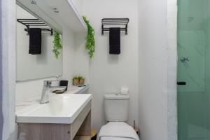 No centro histórico, poucos passos do metrô, piscina