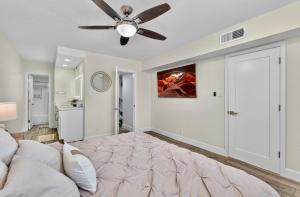 2 bedroom 1st floor condo near Scottsdale Old Town