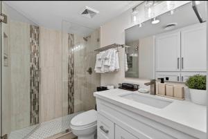 2 bedroom 1st floor condo near Scottsdale Old Town