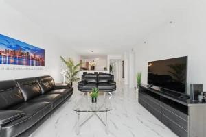 Marina Bay Club STR-0