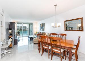 Le Marina Bay 801 STR-01477