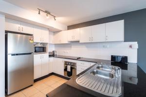 Summercloud - Huge Premium 2BR Apt on Huskisson Main Street By Nautilus Apartments Jervis Bay