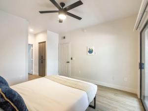 2BR Kierland Commons CozySuites by the golf course