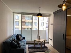 Depto para 3 a pasos de la Moneda Paseo Bulnes y Metro D708