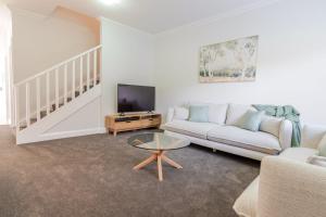 Northbridge Townhouse - Contemporary CBD Retreat