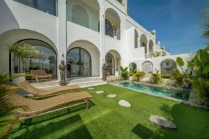 Unu V8 Mediterranean 2BR Rooftop & Pool In Canggu