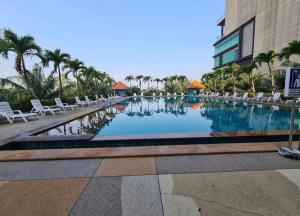 Pattaya beach view talay 6 by Sunshine