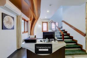 Super Townhouse Passport Office Saligramam Formerly K.K Nagar Residency