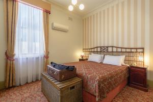 Hadleys Orient Hotel