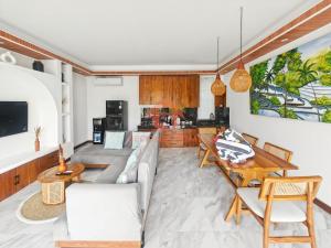 Luxury 2BR Uluwatu Villa A Pool & Wi-Fi
