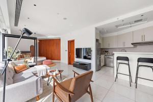 Silkhaus Vacation Homes Modern Studio in Central Park Tower DIFC