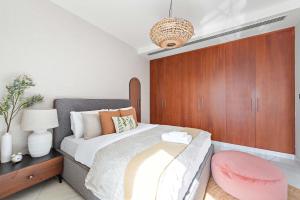 Silkhaus Vacation Homes Modern Studio in Central Park Tower DIFC