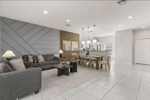 Amazing 3Bdrms25bath At Encantada