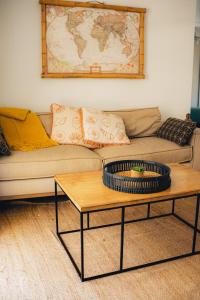 Surf Shack in Iconic Rainbow Bay - Coolangatta QLD (pet friendly)