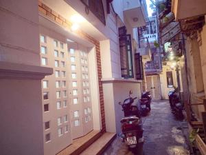 Blue Room with Balcony