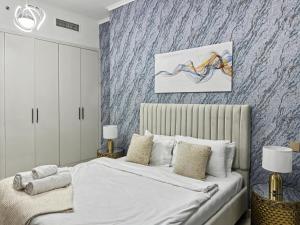 Cozy 2BR l Marina l Steps to Beach l Balcony l Pool