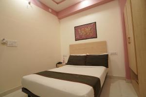 Hotel Grand Capitol Near Railway Station