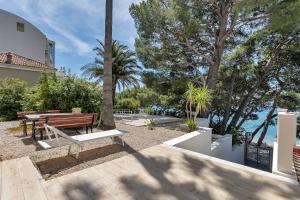 Beachfront Deluxe B&B