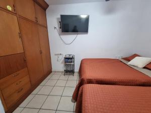 Ideal location! Apartment 2 blocks from the Malecón