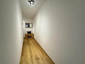 Trilocale con balcone San Gerolamo 055