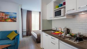 The Room Hotel & Apartments