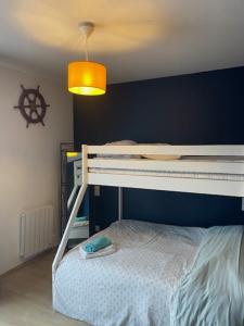 A 800 m de la plage, Appartements de 3 à 9 chambres avec jardin