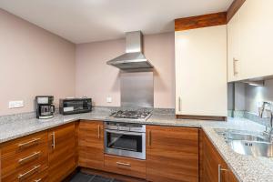 Amazing 2 bedroom apartments, Liverpool Street