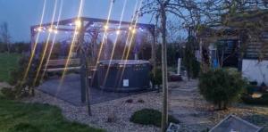 Tęczowy Domek 2 Balia z hydromasażem