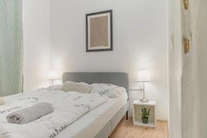 Comfy 2BR Apartment Very Central, 10-Min to Westbahnhof