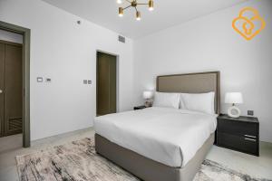 Beautiful Large 1BR Apt in District 1, MBR Minutes to Downtown