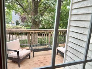 2320 Main - 3 Bd 1,5 Ba Glorious & Convenient DC 30 min metro