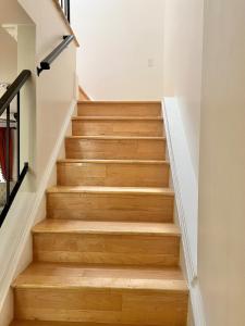 2320 Main - 3 Bd 1,5 Ba Glorious & Convenient DC 30 min metro