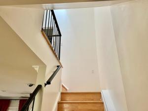 2320 Main - 3 Bd 1,5 Ba Glorious & Convenient DC 30 min metro