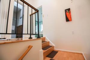 2320 Main - 3 Bd 1,5 Ba Glorious & Convenient DC 30 min metro