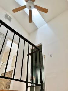 2320 Main - 3 Bd 1,5 Ba Glorious & Convenient DC 30 min metro