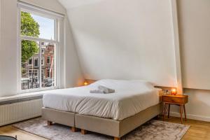 Luxury Studio in Utrecht Center - view on canal