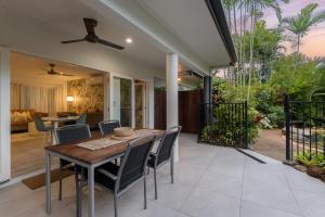 Ba Nahan Ochre - Stylish Space, close to the Beach - Half Duplex